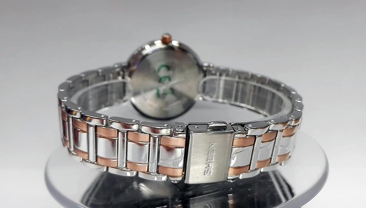 Đồng hồ Casio SHE-3034SG-7AUDR sở hữu vẻ ngoài sang trọng, tinh tế - Ảnh 4