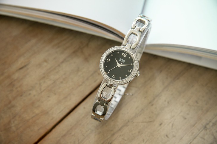 Đồng hồ nữ Citizen EJ6070-51E thiết kế đính đá sang trọng - Ảnh 2