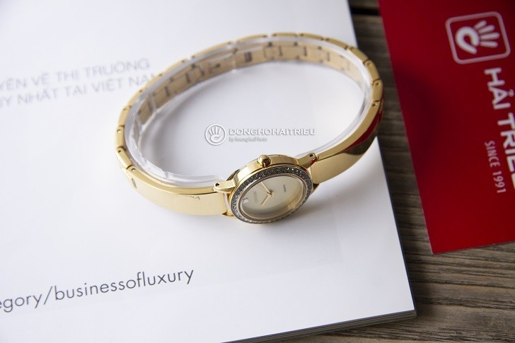 Đồng hồ nữ Citizen EJ6132-55P thiết kế đính đá sang trọng - Ảnh 5