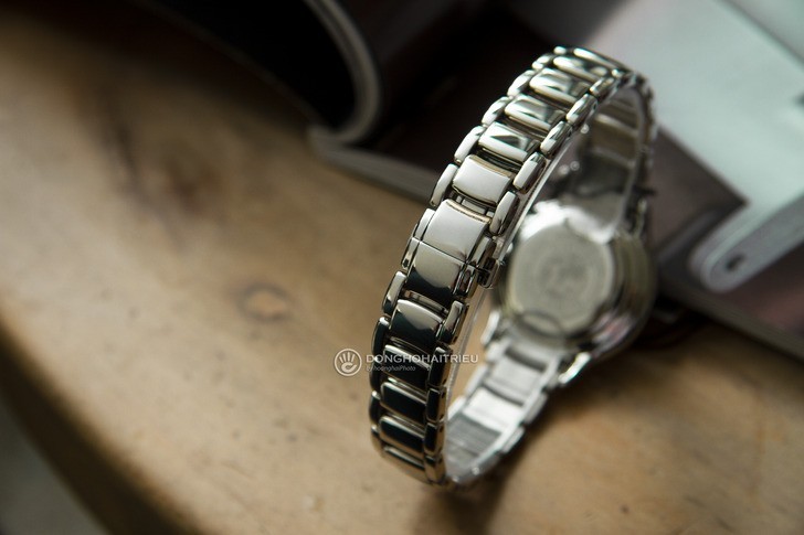 Đồng hồ Citizen EM0384-56D năng lượng ánh sáng hiện đại - Ảnh 4