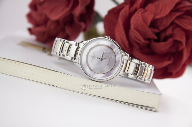 Đồng hồ Citizen EM0384-56D năng lượng ánh sáng hiện đại - Ảnh 5