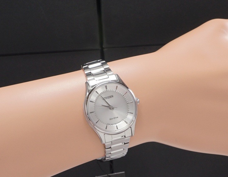 Đồng hồ Eco-Drive Citizen EM0401-59A năng lượng ánh sáng - Ảnh 2