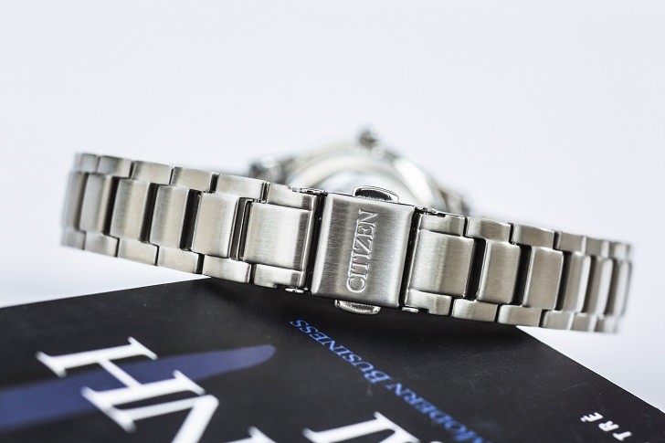 Đồng hồ Eco-Drive Citizen EM0401-59A năng lượng ánh sáng - Ảnh 5
