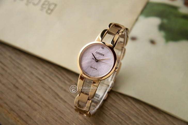 Đồng hồ nữ Citizen EM0433-87D trang bị công nghệ hiện đại - Ảnh 1