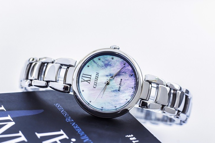 Đồng hồ Citizen EM0530-81D: bộ máy Eco-Drive, siêu mỏng - Ảnh 2