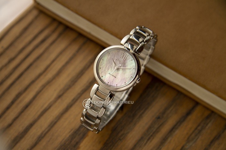 Đồng hồ Citizen EM0530-81D: bộ máy Eco-Drive, siêu mỏng - Ảnh 4