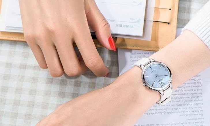 Đồng hồ Citizen EM0550-16N sử dụng năng lượng ánh sáng - Ảnh 4