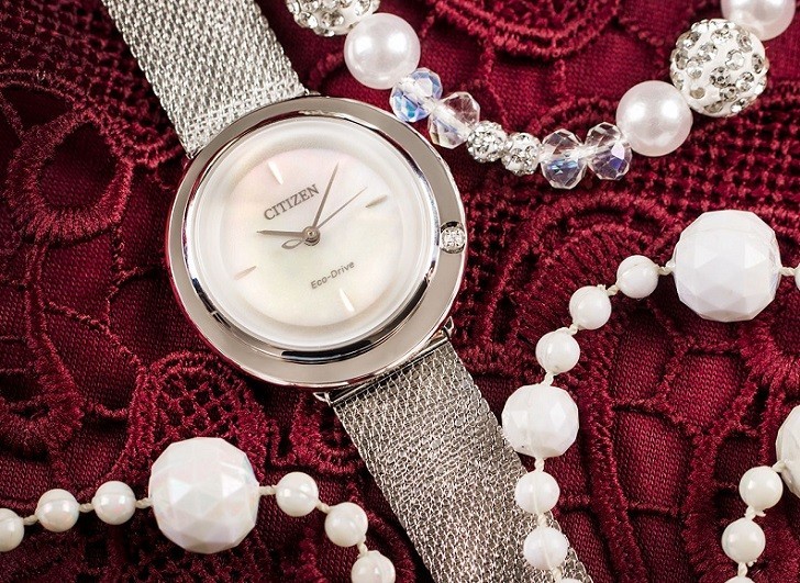 Đồng hồ Citizen EM0640-82D khảm xà cừ, dây lưới sang trọng - Ảnh 2