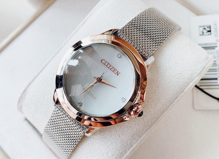 Đồng hồ Citizen EM0796-59Y: Sang trọng với vẻ đẹp kim cương - Ảnh 2