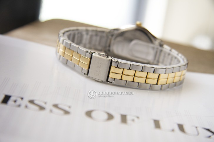 Citizen EU6044-51E đính 12 viên pha lê, dây demi sang trọng - Ảnh 5