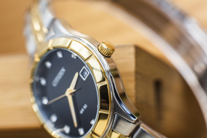 Citizen EU6044-51E đính 12 viên pha lê, dây demi sang trọng - Ảnh 7