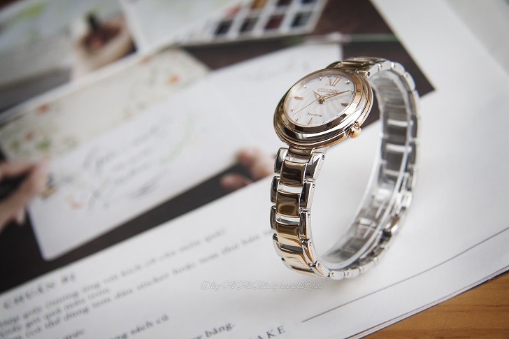 Đồng hồ nữ Citizen EM0335-51D nạp năng lượng bằng ánh sáng - Ảnh: 4