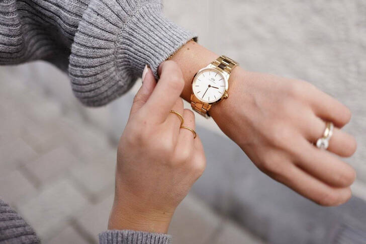 Đồng hồ Daniel Wellington DW00100209 tối giản, sang trọng - Ảnh 2