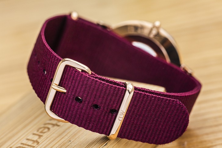 Đồng hồ Daniel Wellington DW00100269: Quyến rũ từ màu sắc - Ảnh 4