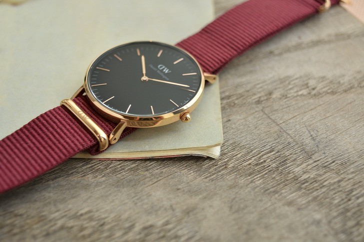 Đồng hồ Daniel Wellington DW00100273 giá rẻ, dây vải Nato - Ảnh 1