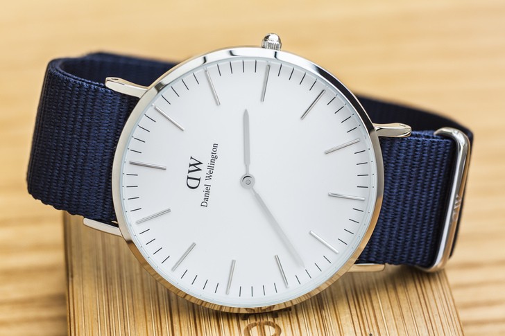 Đồng hồ Daniel Wellington DW00100276: Sắc xanh của tuổi trẻ - Ảnh 3