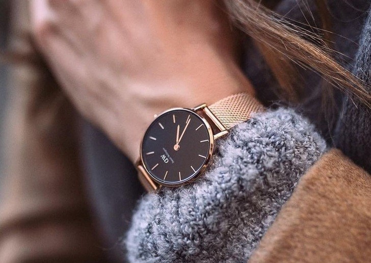 Đồng hồ Daniel Wellington DW0010034: Dây lưới sang trọng - Ảnh 1