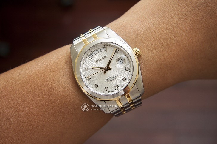 Lịch thứ-ngày ở Doxa Noble D175TWH