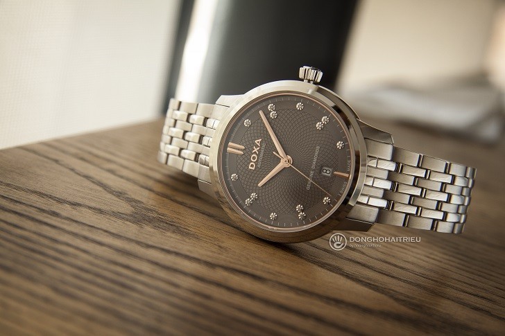 Đồng Hồ Doxa D220SGY Sở Hữu Hàng Loạt Chi Tiết Đắt Giá Ảnh 1