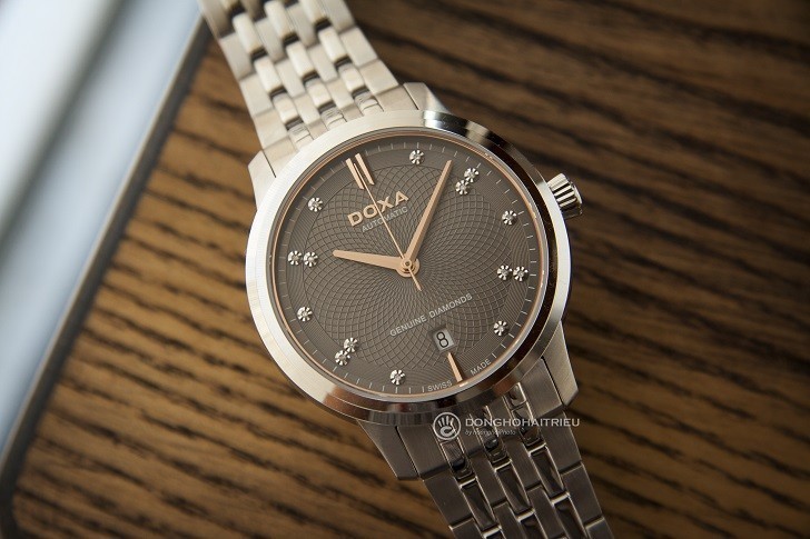 Đồng Hồ Doxa D220SGY Sở Hữu Hàng Loạt Chi Tiết Đắt Giá Ảnh 2