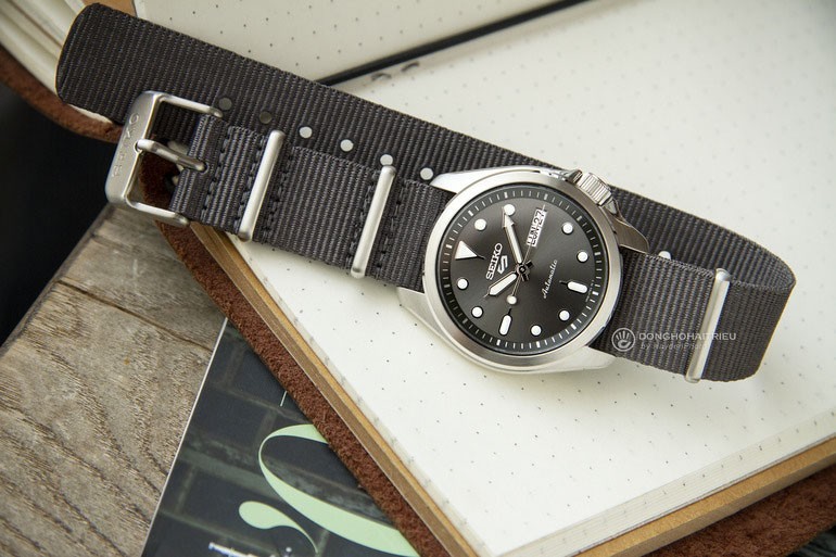 Đồng hồ Seiko 5 SRPE61K1 chính hãng 100% - Ảnh 4