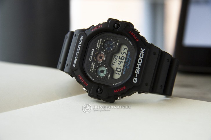 Đồng hồ G-Shock DW-5900-1DR - “Robot 3 mắt” đầy mạnh mẽ - Ảnh 2