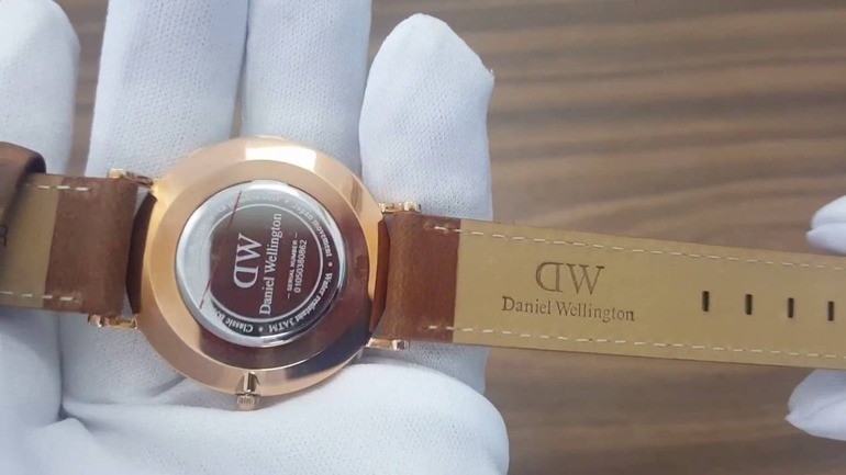 Giải mã 7 dấu hiệu phân biệt đồng hồ Daniel Wellington thật giả - Ảnh 4