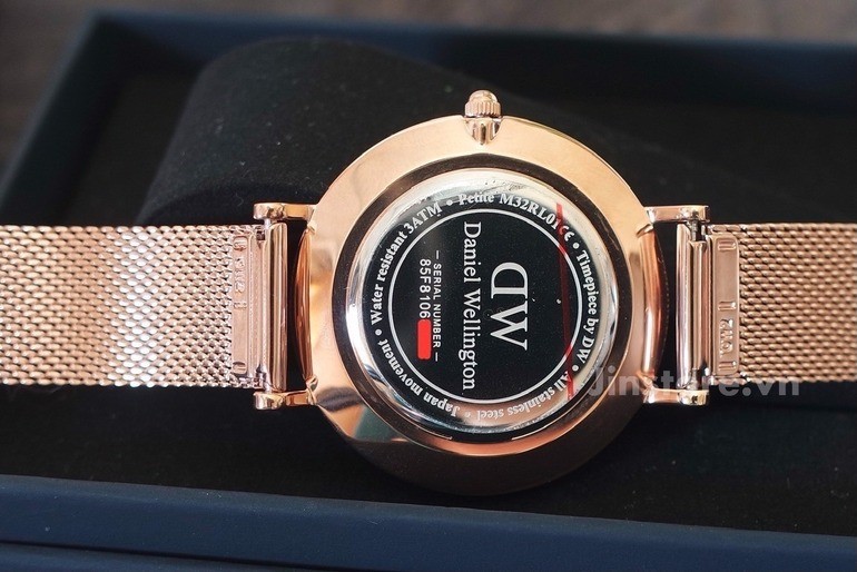 Giải mã 7 dấu hiệu phân biệt đồng hồ Daniel Wellington thật giả - Ảnh 9