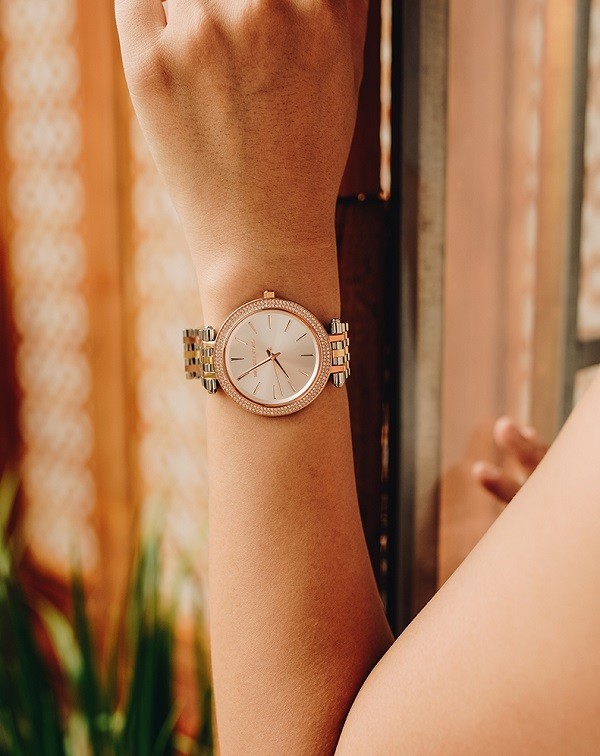 Đồng hồ Michael Kors MK3203 niềng đính pha lê sang trọng - Ảnh 3