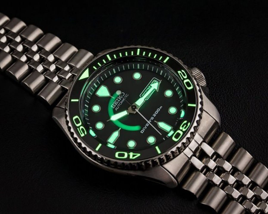 Dạ quang Lumibrite trên SKX009