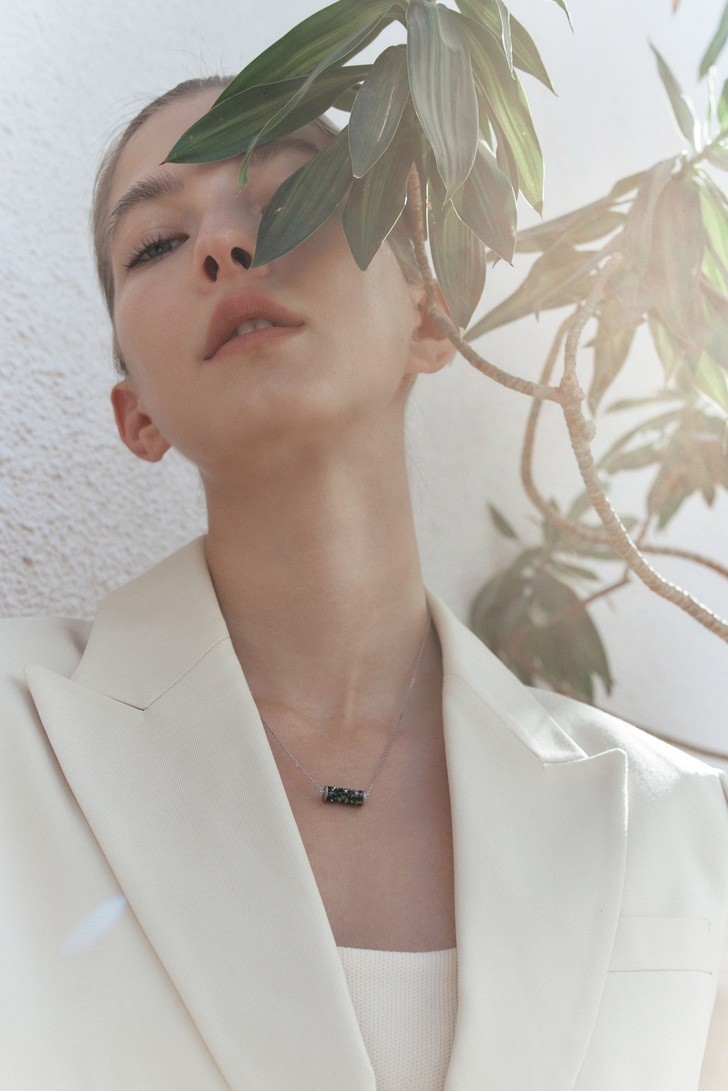 Sức hút dây chuyền Saga 00124 WGBL-JZ đính đá Swarovski - Ảnh 2