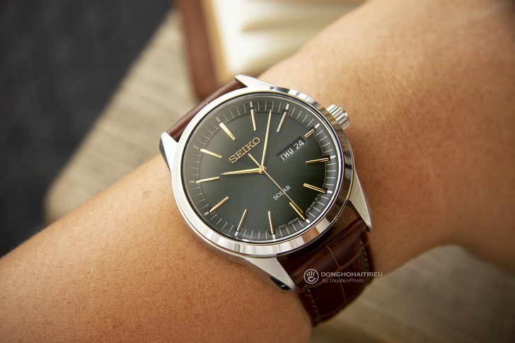 Đồng hồ Seiko SNE529P1 dùng năng lượng ánh sáng hiện đại - Ảnh 2