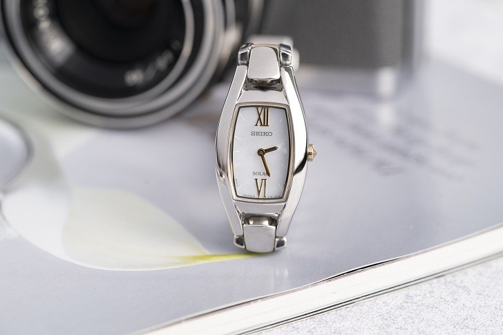 Đồng hồ nữ Seiko SUP312P1 độc đáo, máy năng lượng ánh sáng - Ảnh 4