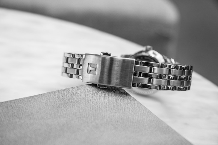 Đồng hồ Tissot T033.210.11.013.00 kính sapphire chống trầy - Ảnh 4
