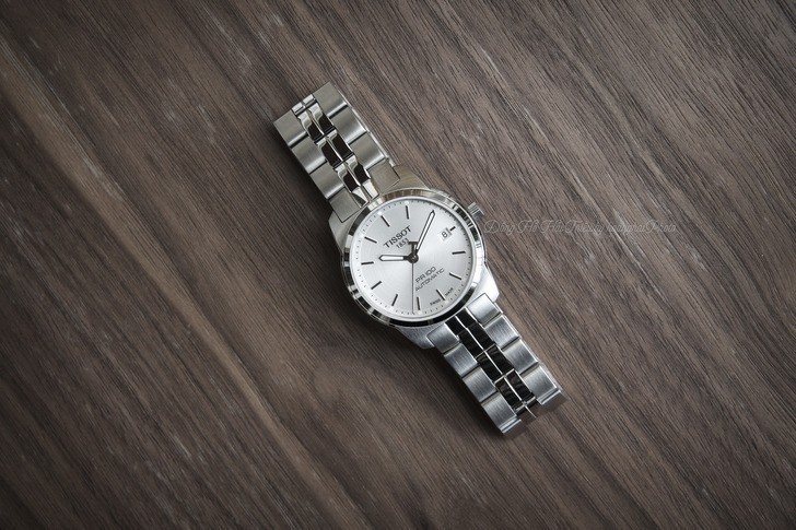 Đồng hồ Tissot T049.407.11.031.00 chống nước lên đến 10ATM - Ảnh 1