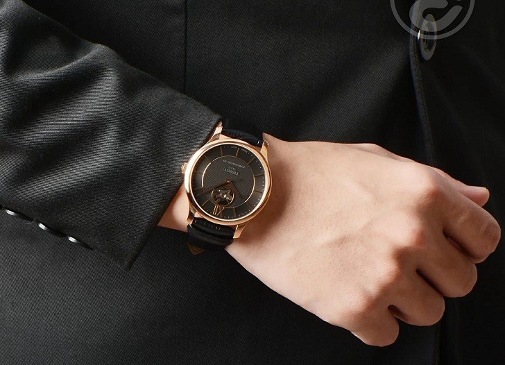 Đồng hồ Tissot T063.907.36.068.00 lộ cơ độc đáo trên mặt số - Ảnh 1