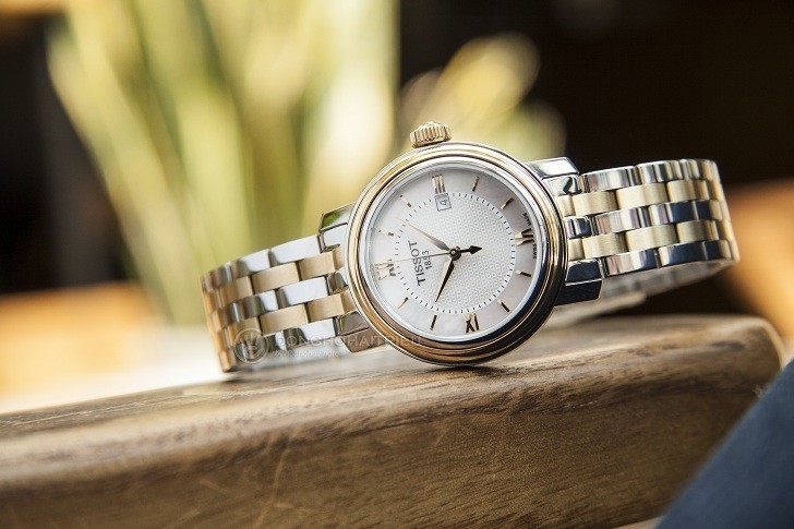 Đồng hồ Tissot T097.010.22.118.00 dây đeo mạ vàng nổi bật - Ảnh 1