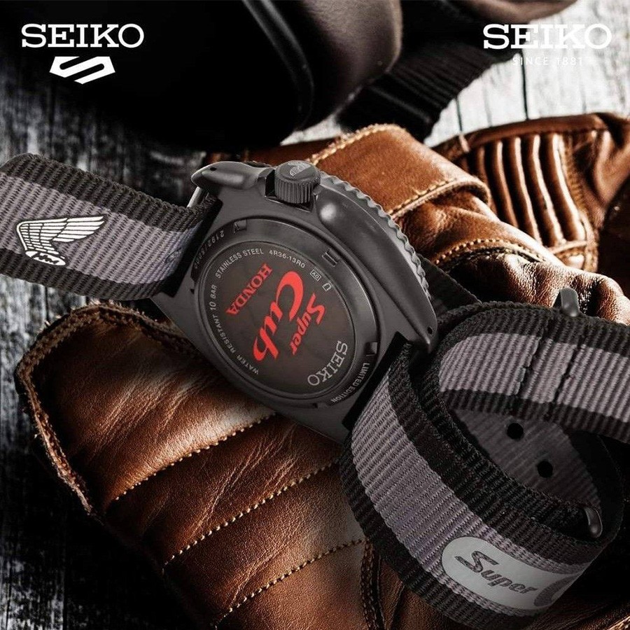 Mặt sau đồng hồ Seiko Super Cub SRPJ75