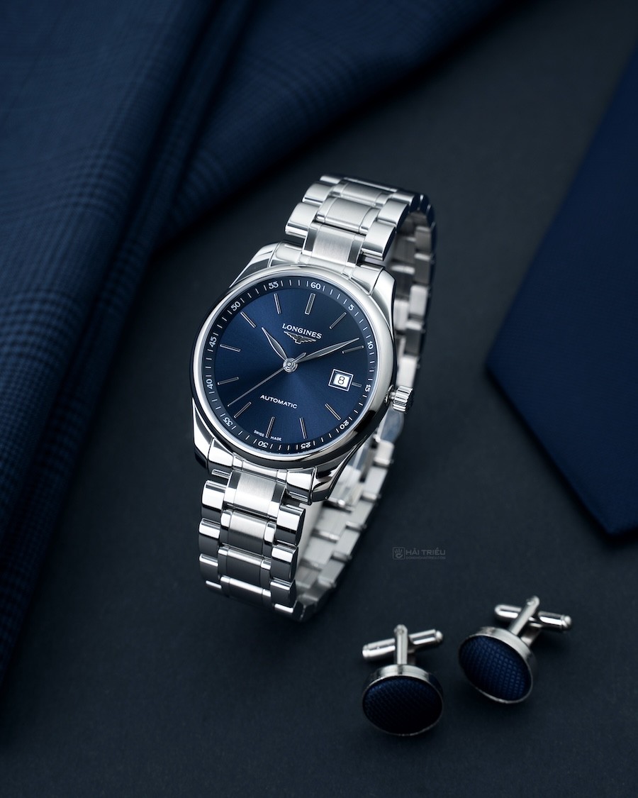 Đồng hồ Longines mặt xanh chải xước
