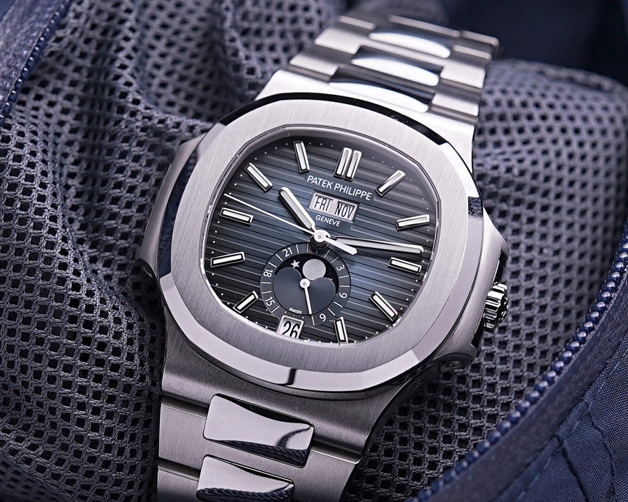 Lich trăng trên đồng hồ Patek Philippe Nautilus Moonphase