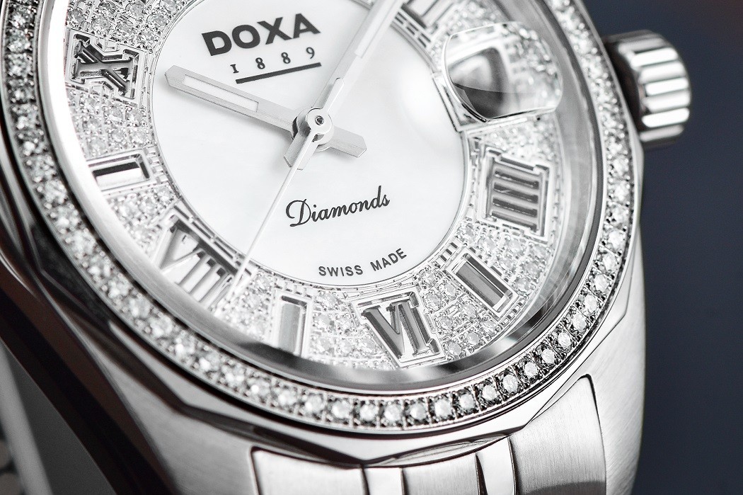 Đồng hồ Doxa kim cương được gắn nhãn Swiss Made