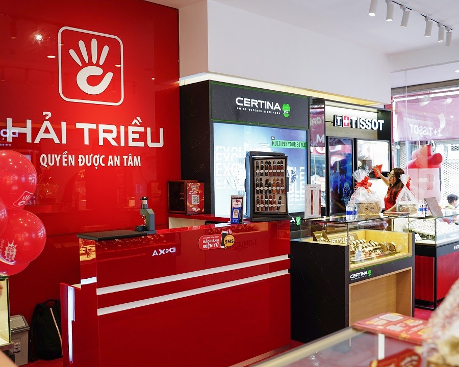 Bên trong showroom Đồng Hồ Hải Triều