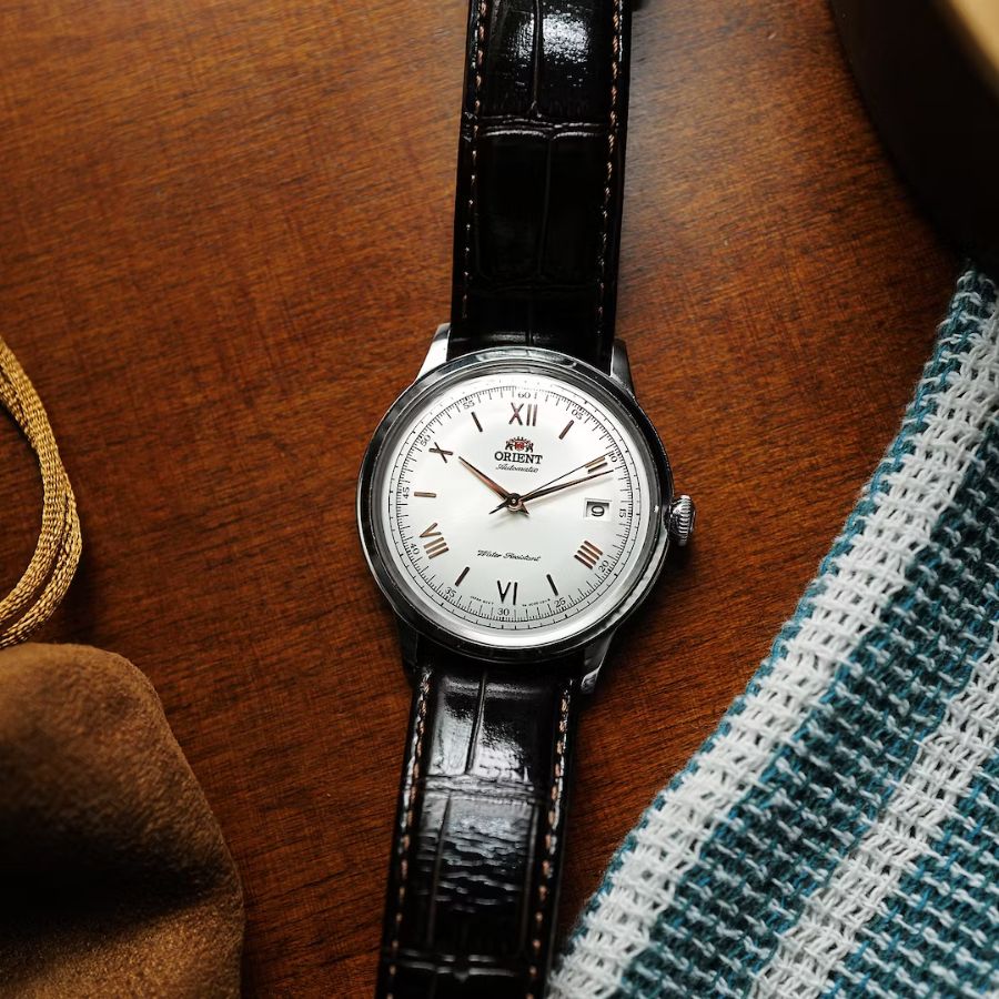 Phần lớn Orient đều là đồng hồ cơ, thiết kế cổ điển dễ sử dụng