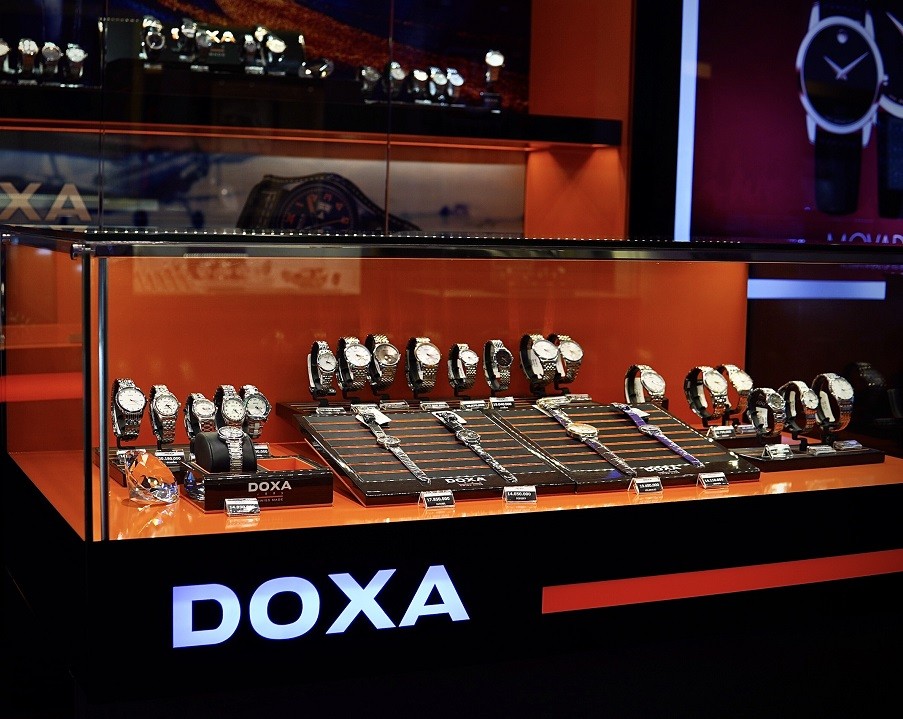 Giám đốc phân phối Doxa Thụy Sỹ thăm showroom Hải Triều