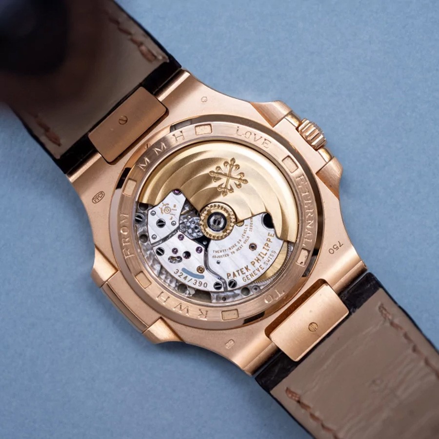 Review Patek Philippe Nautilus 5724 có gì đặc biệt, mẫu hot - Ảnh 4