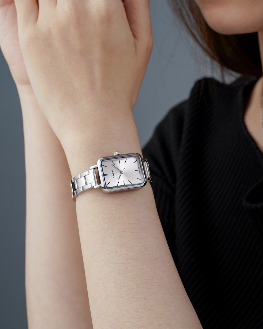 Phối đồ cùng Casio LTP-V009D-4EUDF