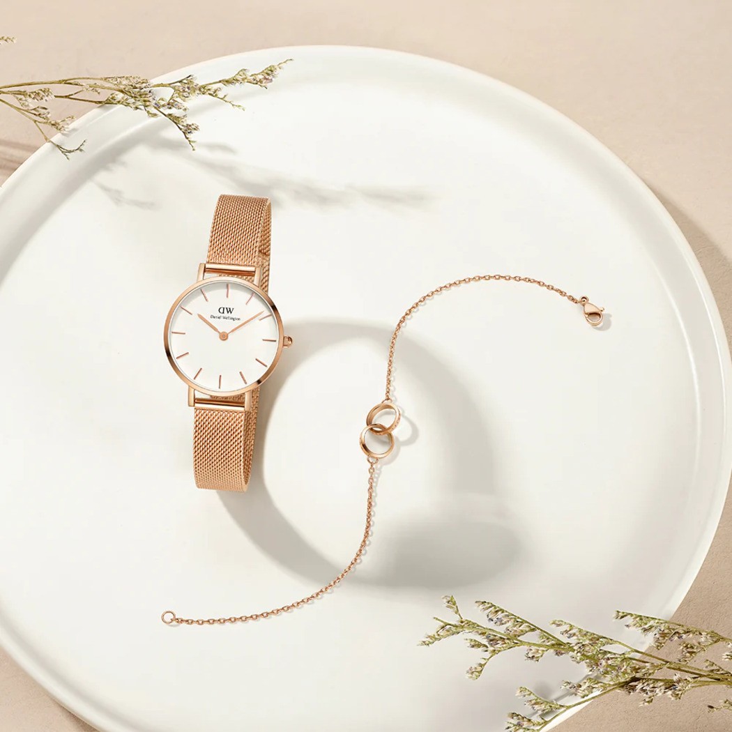 DW Classic Petite Melrose trang nhã và sang trọng khiến nhiều phái nữ say đắm