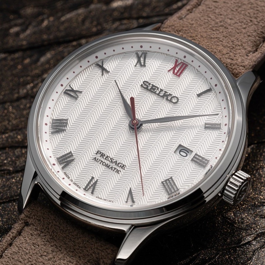 Mặt số tối giản của Seiko SRPG25J1