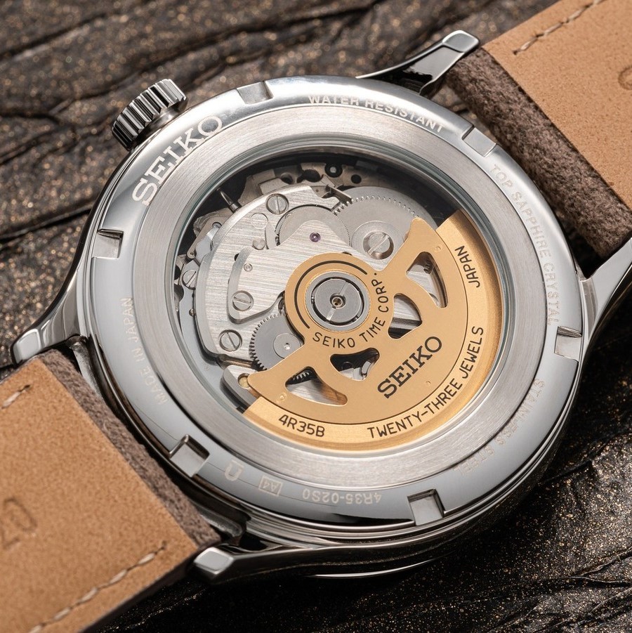 Cỗ máy 4R35 độc quyền của Seiko SRPG25J1