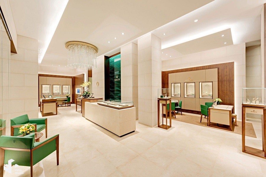 Bên trong cửa hàng đồng hồ Rolex